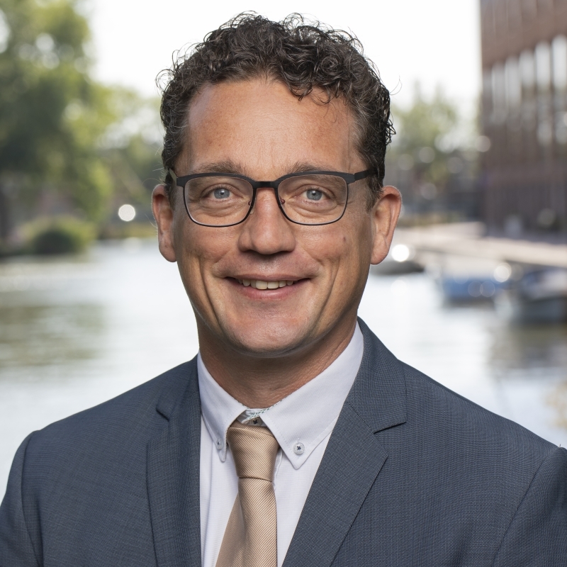 Portretfoto van wethouder Jelmer Vierstra van Woerden